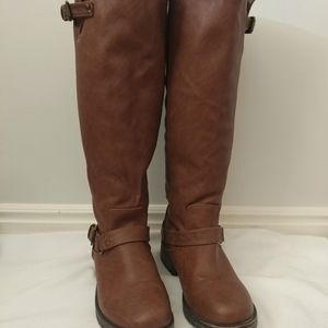 Breckelle size 6.5 knee high studded boots with zipper